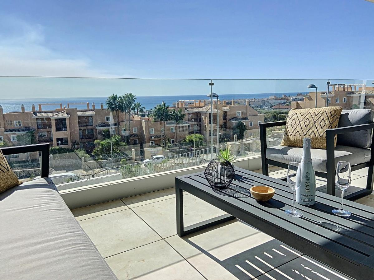 Via Celere 2330 Sea View Apartment Casares Eksteriør bilde